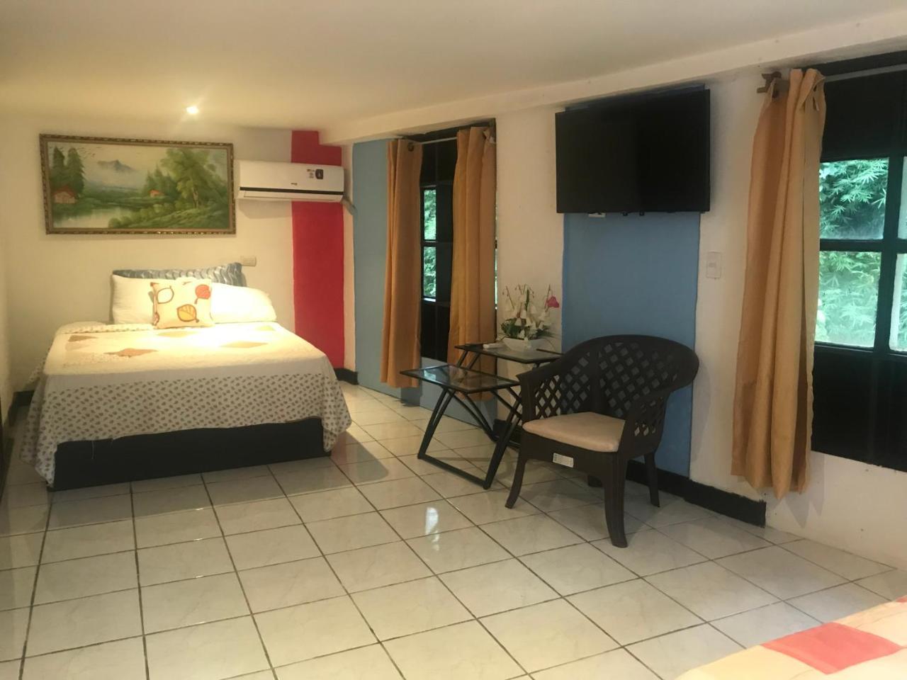 Hotel Cabinas Cafe Del Mar Manuel Antonio Exteriér fotografie